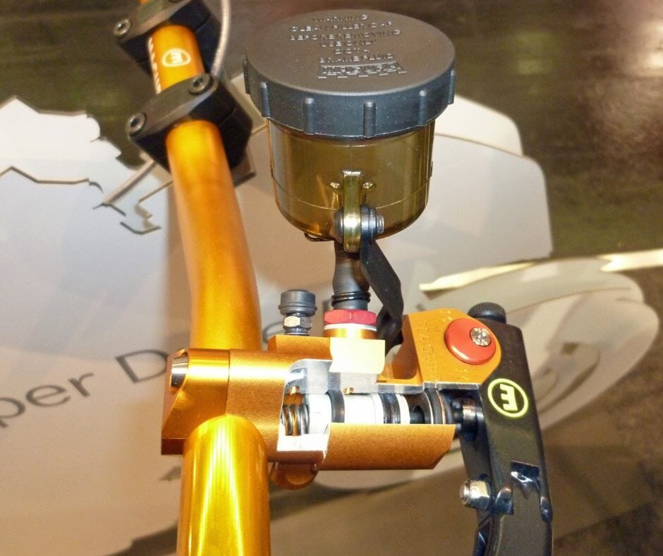 Radial brake master cylinder